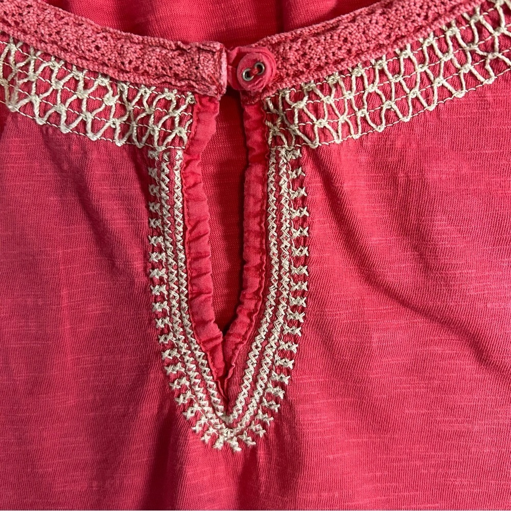 Eddie Bauer Women's Size M Soft Red Embroidered Keyhole Neck Short Sleeve Top - Picture 5 of 7